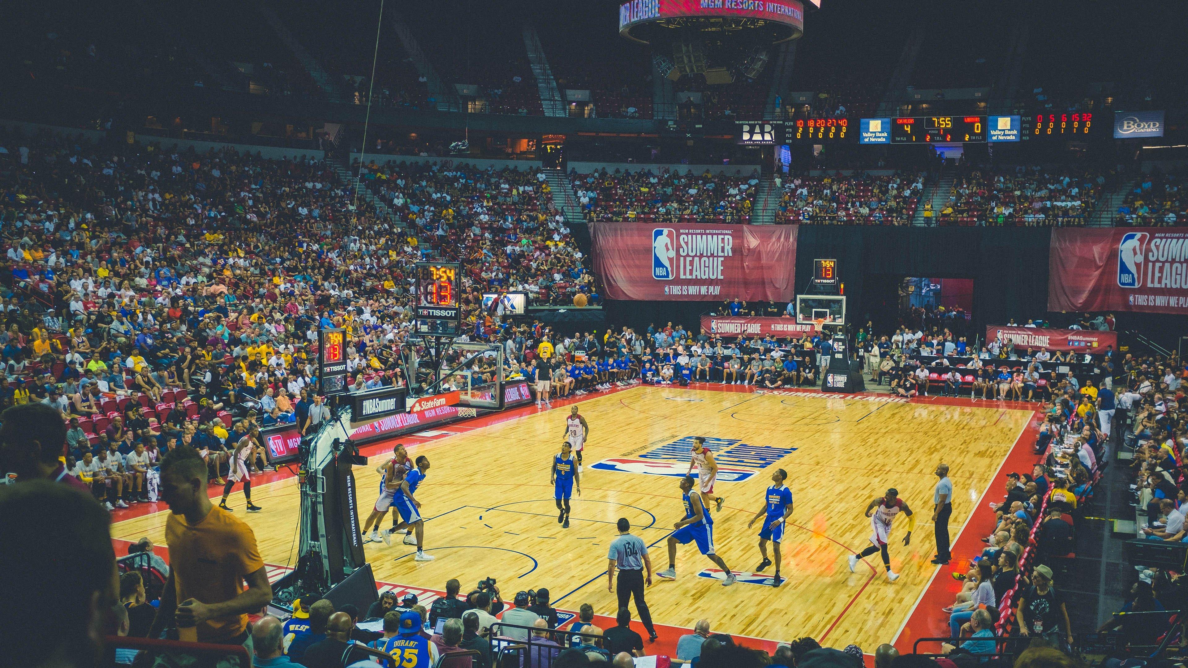 一山难容二虎，LPL夏季总决赛巅峰对决前瞻